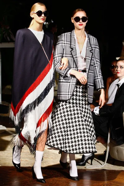 Look 18